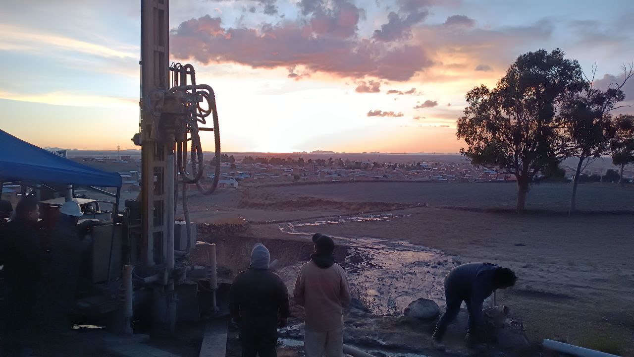 Trabajo realizado en Bosquecillos por la Empresa de Perforación y Mantenimiento de Pozos La Fuente de Agua Viva